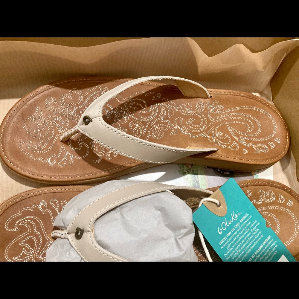 Olukai leather sandals in Sahara - womens 9- New in box, never worn